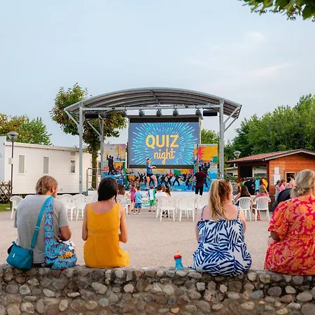 Glamping Garda ペスキエーラ・デル・ガルダ
