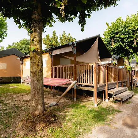 キャンプ場 Glamping Garda ペスキエーラ・デル・ガルダ