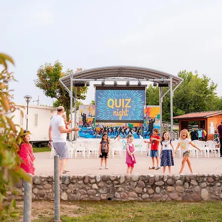 キャンプ場 Glamping Garda *