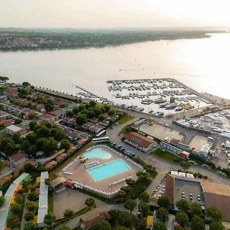 Kamp alanı Glamping Garda *