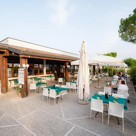 Glamping Garda * 佩斯基耶拉德加达