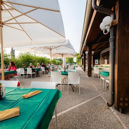 Kamp alanı Glamping Garda *