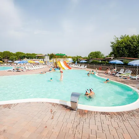 Glamping Garda * 佩斯基耶拉德加达