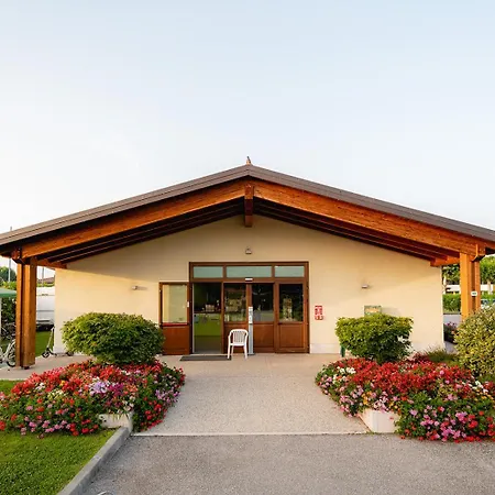 营地 Glamping Garda 佩斯基耶拉德加达