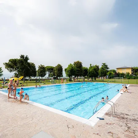 Glamping Garda Kamp alanı Peschiera del Garda
