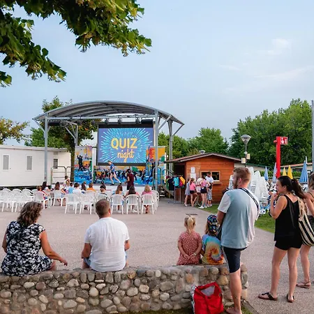 Glamping Garda * 佩斯基耶拉德加达